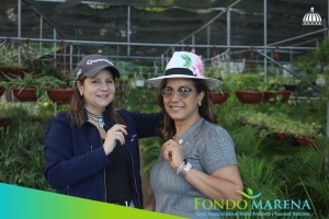 El Fondo MARENA hizo entrega de varios ejemplares de la plantita de la Rosa de Bayah&iacute;be al vivero Artemisa Ornamentales
