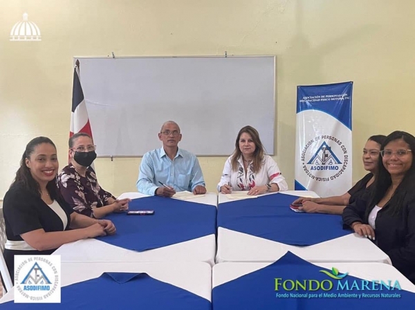 Acto de firma del acuerdo de colaboración interinstitucional entre el Fondo MARENA y ASODIFIMO