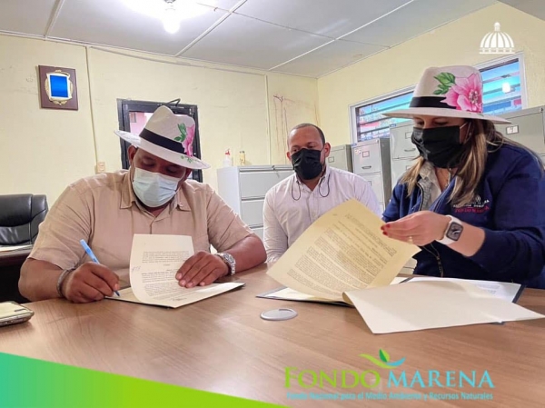 El Fondo MARENA y la Junta de Distrito Municipal de Bayahíbe, firmaron un acuerdo interinstitucional