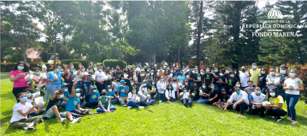 Fondo MARENA y Sector Escuela Salesiana inician jornada de reconocimiento y siembra de la rosa de Bayahíbe, flor nacional de República Dominicana